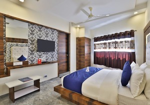 OYO 11067 Hotel Swastik Inn
