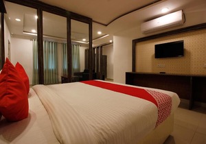 OYO 35487 Hotel Meena Grand