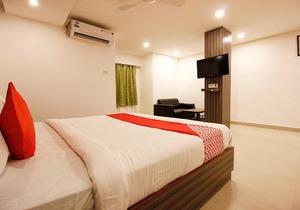 OYO 35487 Hotel Meena Grand