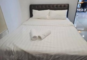 Palazio Mount Austin Modern Stylish 3 bedrooms balcony pool view high floor by GDRAGON HomeStay