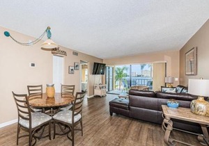 Palma Dont Worry Beach Happy on Isla del Sol