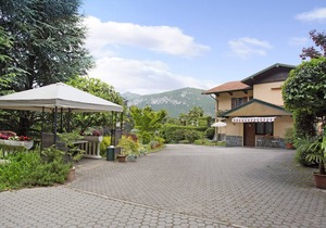 Pet-friendly Studio Monolocali in Casa con Giardino 2 with A/C, Wi-Fi, Garden & Terrace