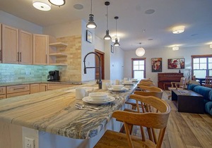 Premier Soaring Eagle 204: 6 Bedrooms, 4.5 Baths: Ski In / Ski Out