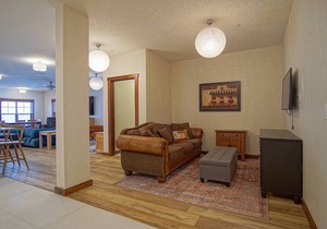 Premier Soaring Eagle 204: 6 Bedrooms, 4.5 Baths: Ski In / Ski Out