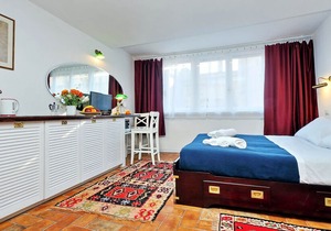 Romantic attic with a wonderful terrace, near the Colosseum