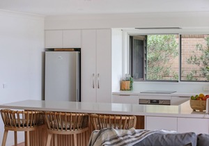 Rosie's Seaview- 4 bedroom home with lake to ocean views- 2+ nights