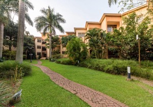 Royal Suites Hotel - Tree-bedrooms Suite 2