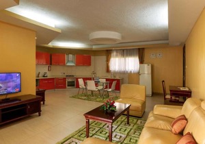 Royal Suites Hotel - Tree-bedrooms Suite 2