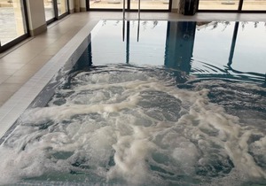 Rubinić A8, 200m to the beach, indoor heated pool, 4 people, free WiFi, parking