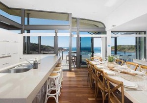 Sails on the Beachfront - Exclusive Seaside Home