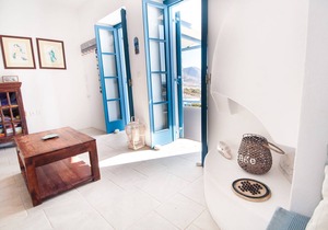 Sea view property with swimming pool ISLA summer homes
