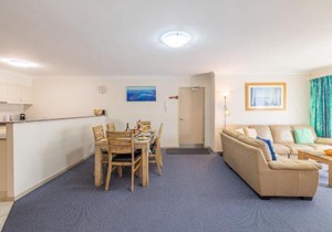 Seashells, 2,21-23 Magnus Street -Unit with Air con, complex lift and pool, close to town