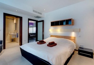 Seaview Apartment In Fort Cambridge, Sliema