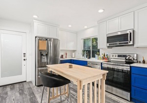 Sellwood Retreat, New Construction, Open Patio w/Deck, BBQ and Fire-Table, Walk to Parks and Food