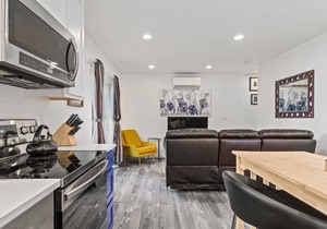Sellwood Retreat, New Construction, Open Patio w/Deck, BBQ and Fire-Table, Walk to Parks and Food