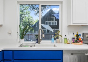 Sellwood Retreat, New Construction, Open Patio w/Deck, BBQ and Fire-Table, Walk to Parks and Food