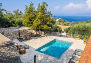 Serenity - Beautiful Newly Renovated Villa Close to Lakka