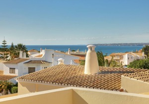 Simões - Close to Praia da Galé. W/ Private Pool, Wi-Fi, BBQ, Air/Con