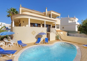 Simões - Close to Praia da Galé. W/ Private Pool, Wi-Fi, BBQ, Air/Con