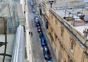 Sliema, Stylish 1 Bedroom Apartment with Parking.