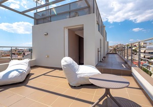 SOLON - DELUXE CITY CENTER APARTMENT