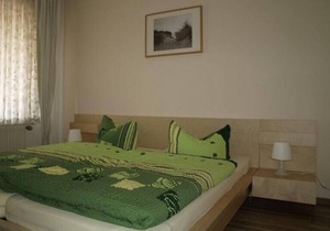Spacious 2 room apartment, quiet central location, 5 minutes to the beach