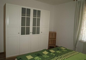 Spacious 2 room apartment, quiet central location, 5 minutes to the beach