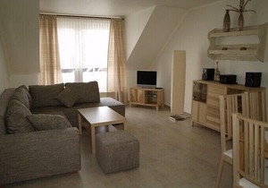 Spacious apartment, 2 bedrooms, quiet central location, 5 minutes to the beach