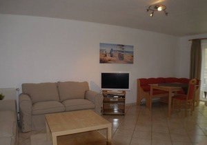 spacious apartment, quiet central location, 5 minutes walk to beach