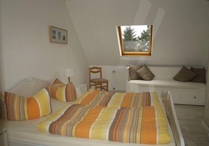 spacious apartment, quiet central location, 5 minutes walk to the beach