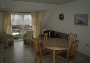 spacious apartment, quiet central location, 5 minutes walk to the beach