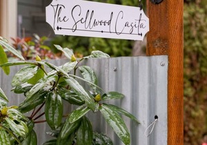 #StayinMyDistrict Sellwood Private Garden Casita