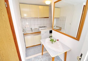 Studio flat near beach Cove Rasohatica, Korčula (AS-5453-a)