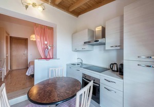 Studio Gardasol Monolocale 2 ApartHotel with Lake View, Pool & Wi-Fi