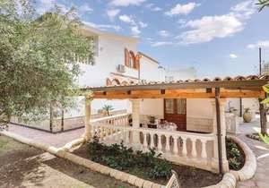 Stunning home in Noto SR with WiFi
