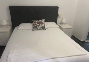 Suite 4: Standard One Bedroom 1 Block to Beach