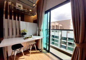 Symphony Tower Studio #9 with balcony