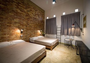 The Brownstone Hostel & Space