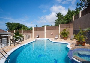 The Sun Seeker Villa Ja. 5 Bedrooms in Montego Bay. Fully staffed.
