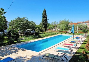 Tireli with 2 bedrooms and 1.5 bathrooms