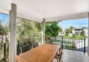 Unit 2 of 6 Indigo Avenue Rainbow Beach