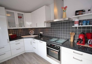 Vacation home near the beach for 6 people and dog with fireplace & garden in a quiet location.