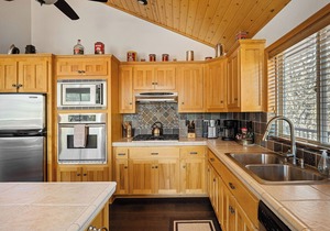 View on the Rocks. Brand new addition 2 bedrooms, game room, deck and more!