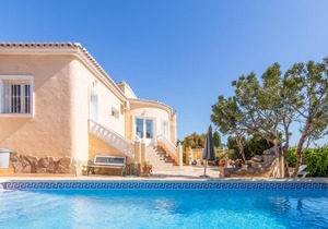 Villa 'Cucarres 2' with Pool, Garden & Wi-Fi