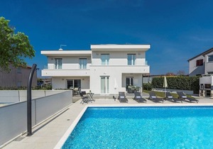 Villa Tonka with Pool
