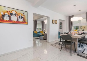 Villa with private pool in a quiet location with garden and grill