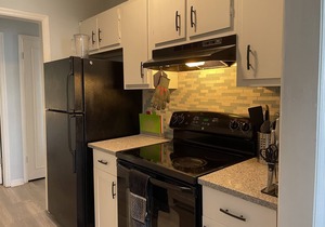 Waterfront condo with incredible views! Pet friendly.