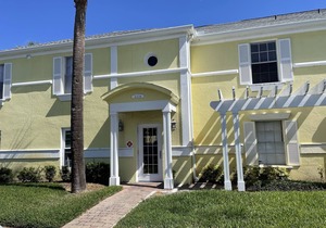 Waterfront condo with incredible views! Pet friendly.