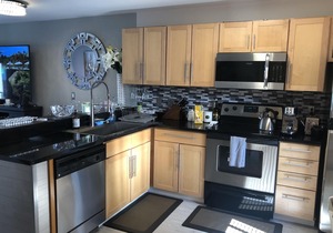Waterfront Pearl, Great Views, w/dedicated Parking