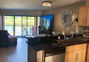 Waterfront Pearl, Great Views, w/dedicated Parking
